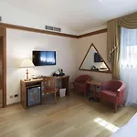 Nh 호텔 4*