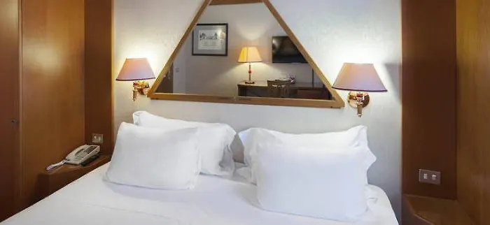 Hotel Nh 4*