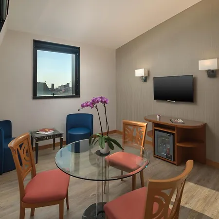 Hotel Nh 4*