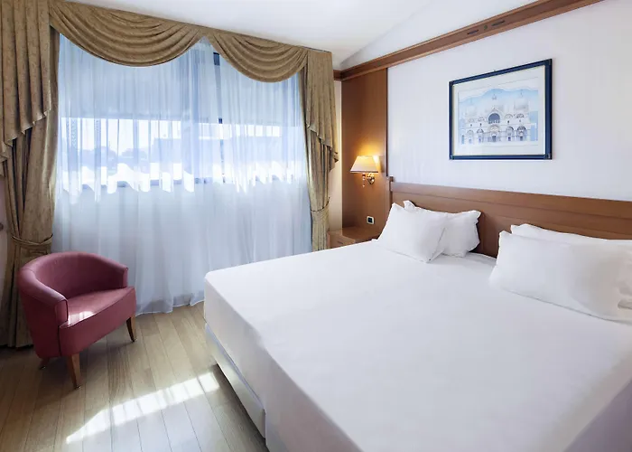 Nh拉文纳酒店 拉文纳