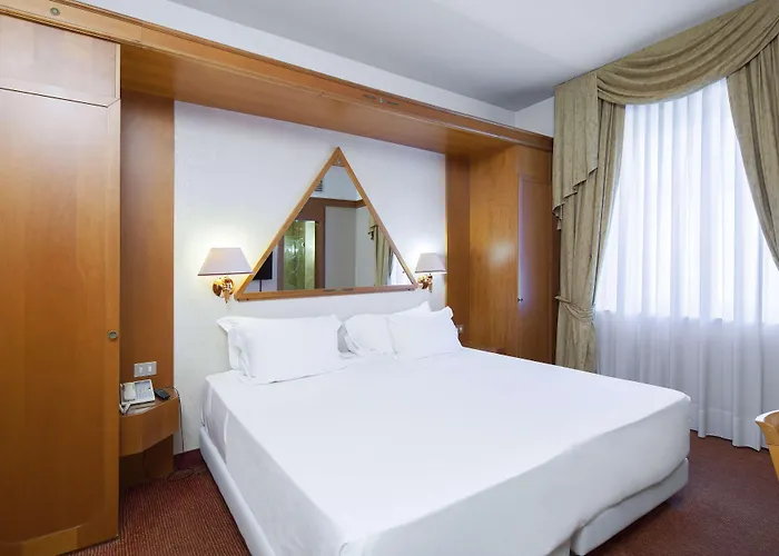 Nh拉文纳酒店 拉文纳