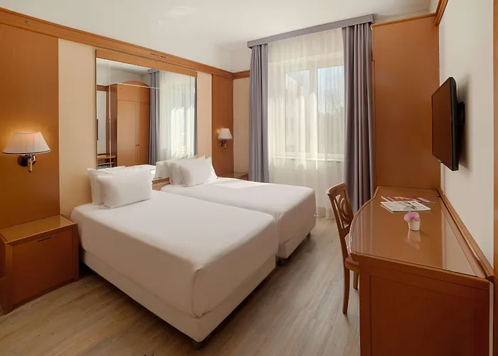 Hotel Nh 4*