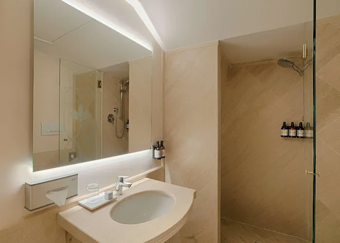 Hotel Nh 4*