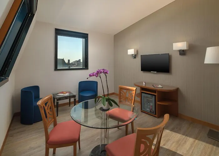 Hotel Nh 4*
