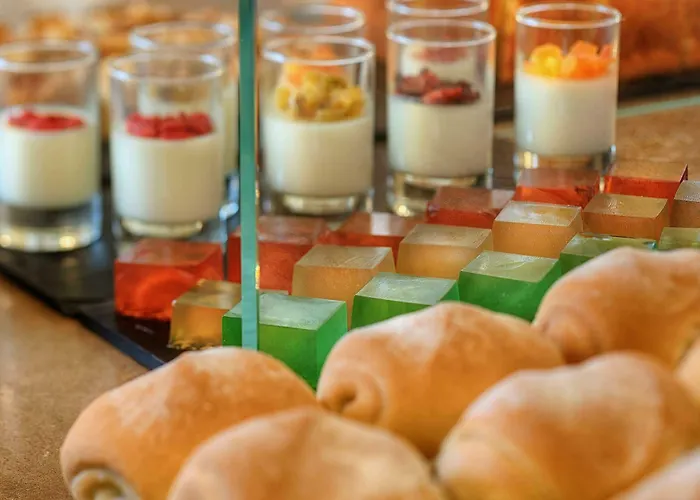 Nh拉文纳酒店 4*